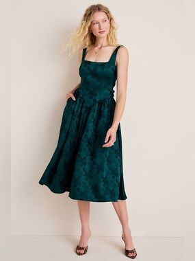 Francesca's Collections Maren Basque Waist Jacquard Midi Dress Emerald Green